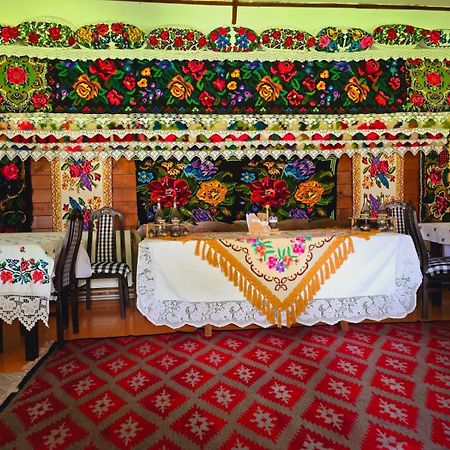 Pensiunea Rustic Oncesti Buitenkant foto