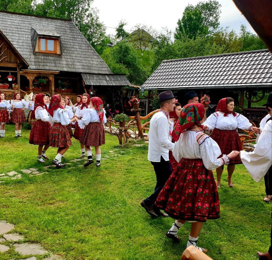 Pensiunea Rustic Oncesti Buitenkant foto