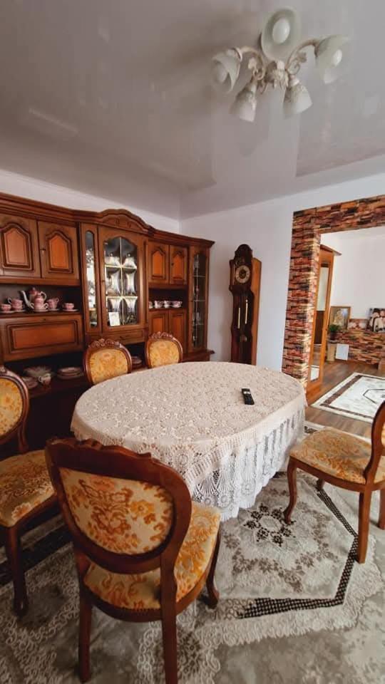 Pensiunea Rustic Oncesti Buitenkant foto