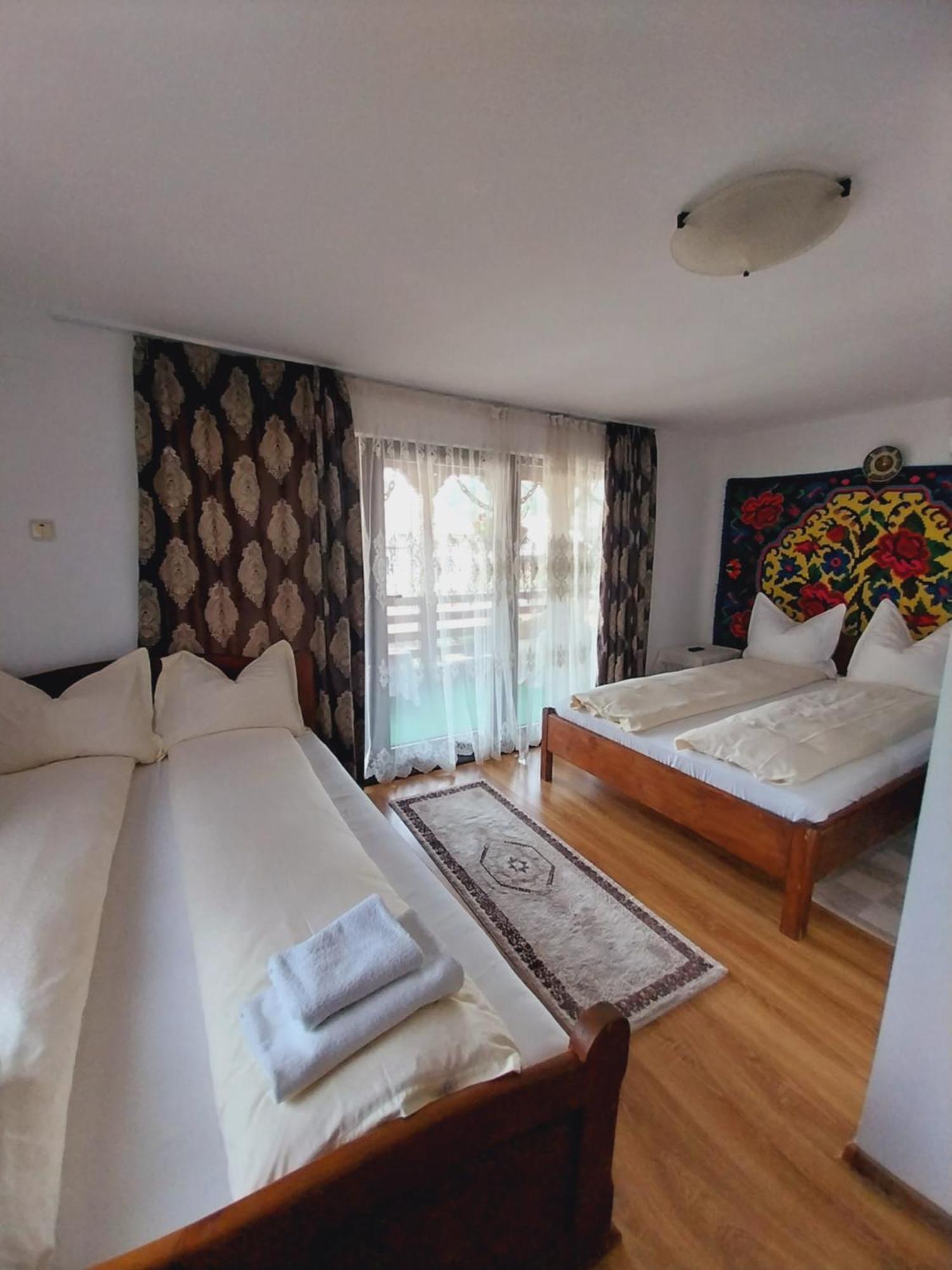 Pensiunea Rustic Oncesti Buitenkant foto